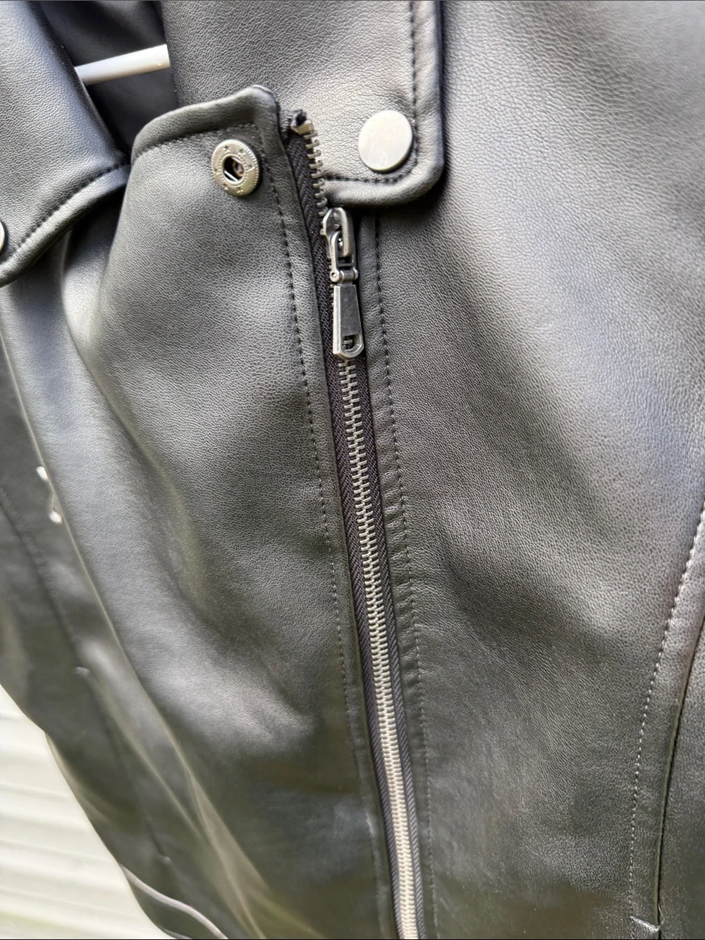 Evereve | Faux Leather Biker Moto Vest size Large Black